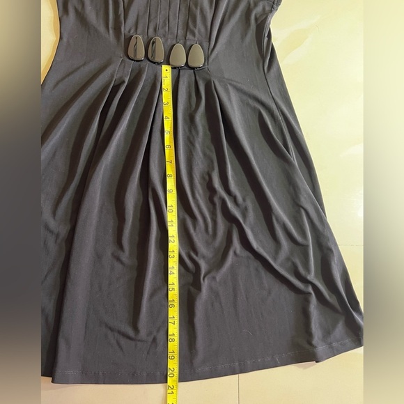 En Focus Studio Women Black Cocktail Dress size 8 with 4 black stone on waist - Picture 12 of 13
